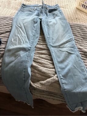Loft light wash raw hem skinny jeans size 6